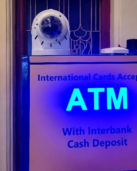 Kamera keselamatan di atas mesin ATM